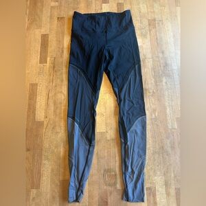 Lulu Lemon women’s leggings. Size 4.